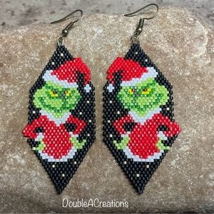 Grinch Beaded Earrings, New, Handmade by Me
